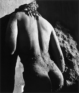 απεικόνιση γυμνού αντρικού σώματος με βάση τα αρχαία αγάλματα