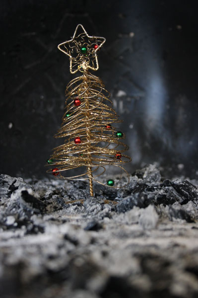 Χριστουγεννιάτικο στολίδι, χριστουγεννιάτικο δέντρο, τζάκι, στάχτες