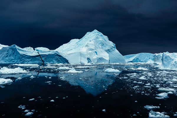 φωτογραφία παγόβουνο στη Γροιλανδία 