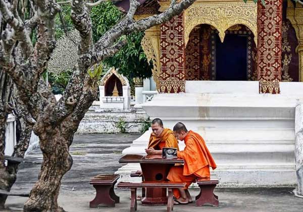 Βουδιστές καλόγεροι
