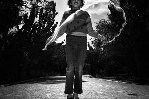 φωτογραφία: Ενρί Τσανάι κορίτσι παίζει σχοινάκι