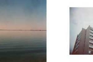 δύο εικόνες σε μία φωτογραφία / αριστερά ενα τοπίο θάλασσας και δεξιά μία πολυκατοικία με συννεφιασμένο ουρανό
