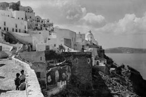 Nelly’s Santorini 1928-1932 | Benaki Museum